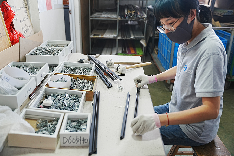 JinHuan Art & Craft Products Co., Ltd.